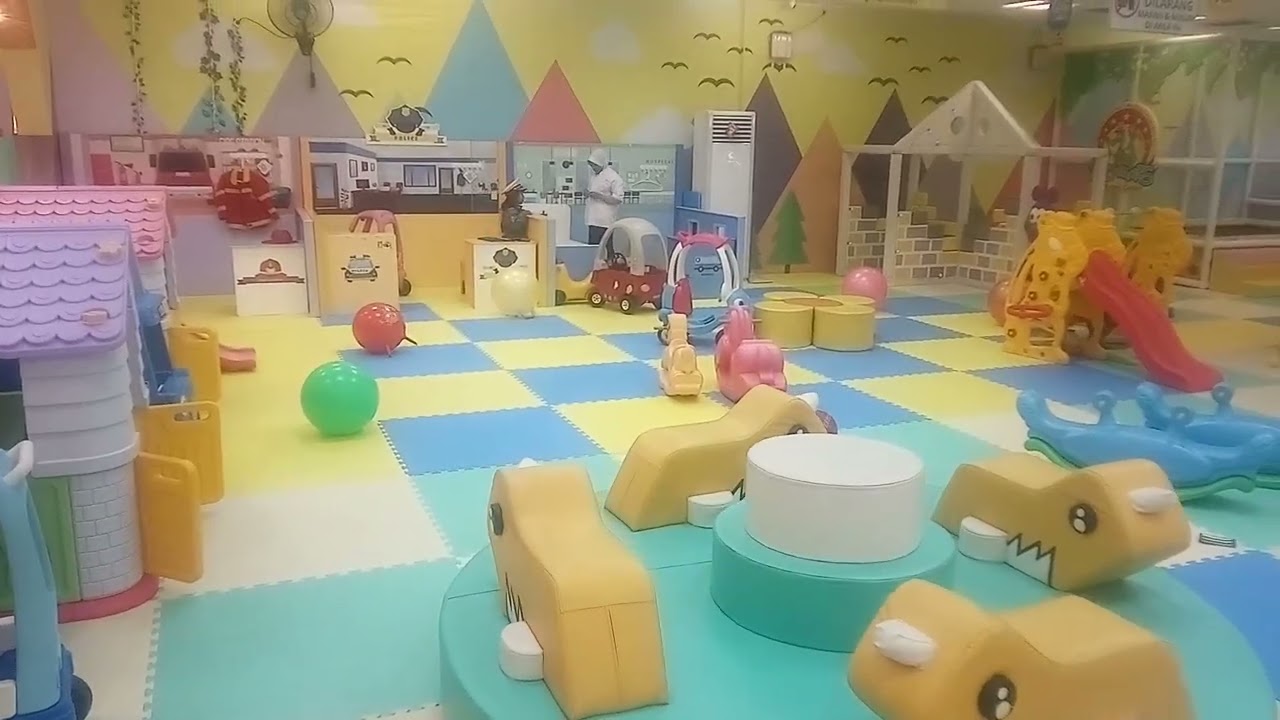 Serunya mandi bola