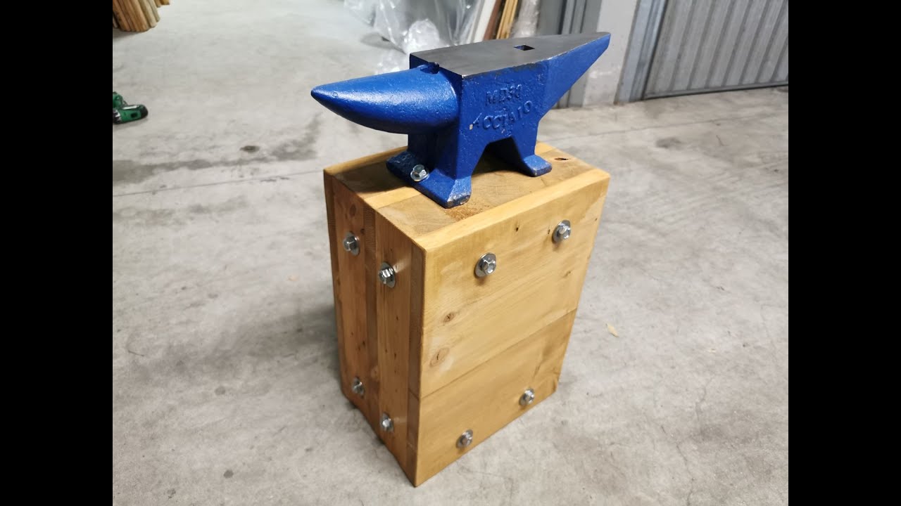 Base per incudine con scarti di legno di bancali - Anvil stand from wood scraps of pallets 30kg 66Lb