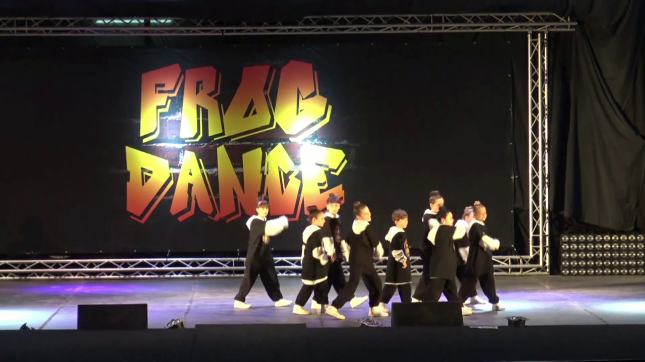 Frog Dance 2019 Baby 1 Girukitos