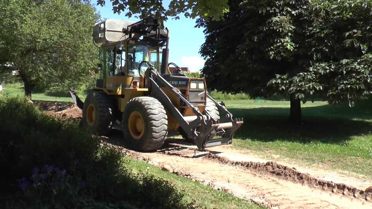Volvo BM EL70 put back cable trenches at Tallunden 2013