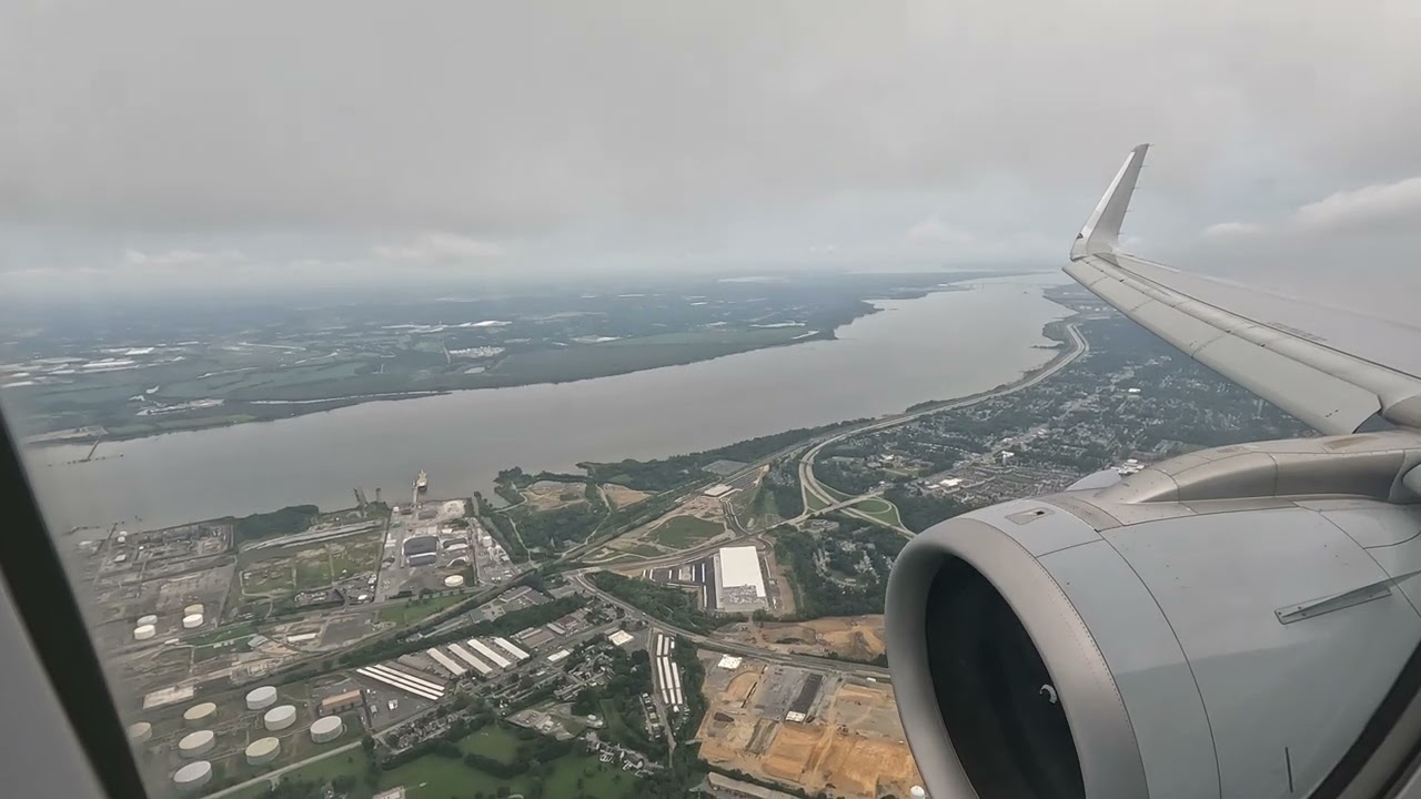 American A321neo landing in Philadelphia (PHL)