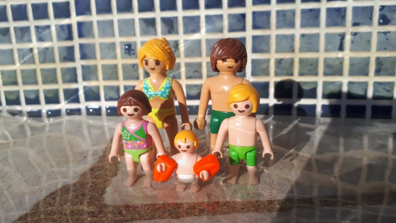 🌴[Film playmobil] La famille à la piscine