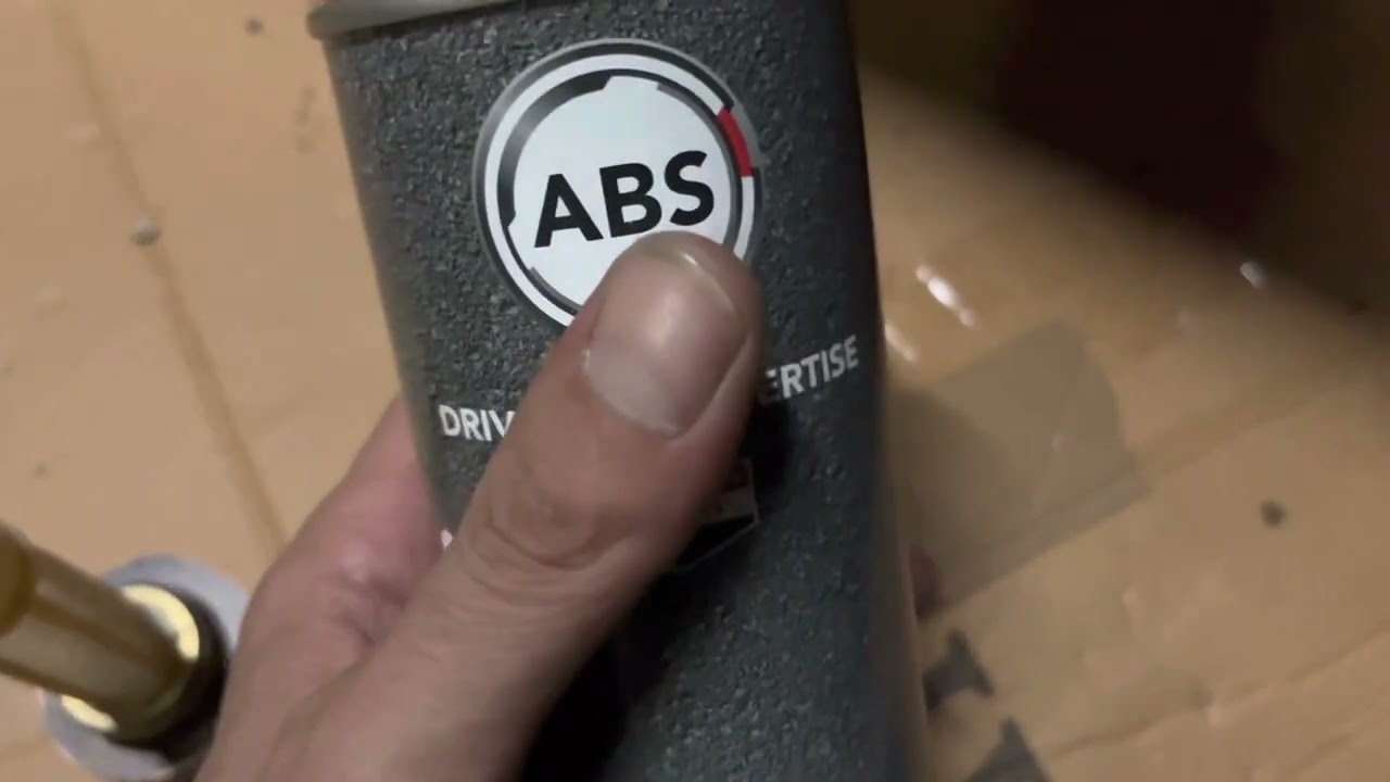 Land Rover Santana, cambio de nuevo la valvulina de la caja de cambios, sacamos el filtro y… 😔😬