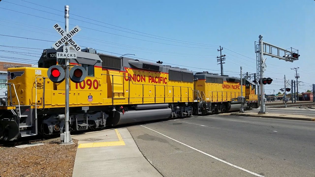 Mather Field Road Railroad Crossing, UP 1530 LRR93 Lodi Local Switching