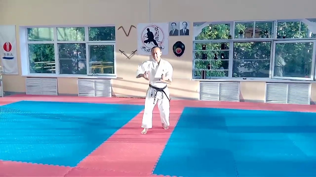 Yaraguwa no tunfa (tonfa) Hanshi Hiroshi Akamine 9 dan Ryukyu Kobudo Shimbukan!