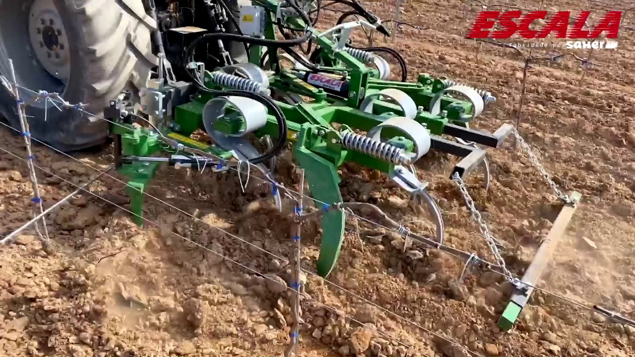 Cultivador extensible Vibroflex con cavadoras automáticas electrohidráulicas [ESCALA] [SAHER]