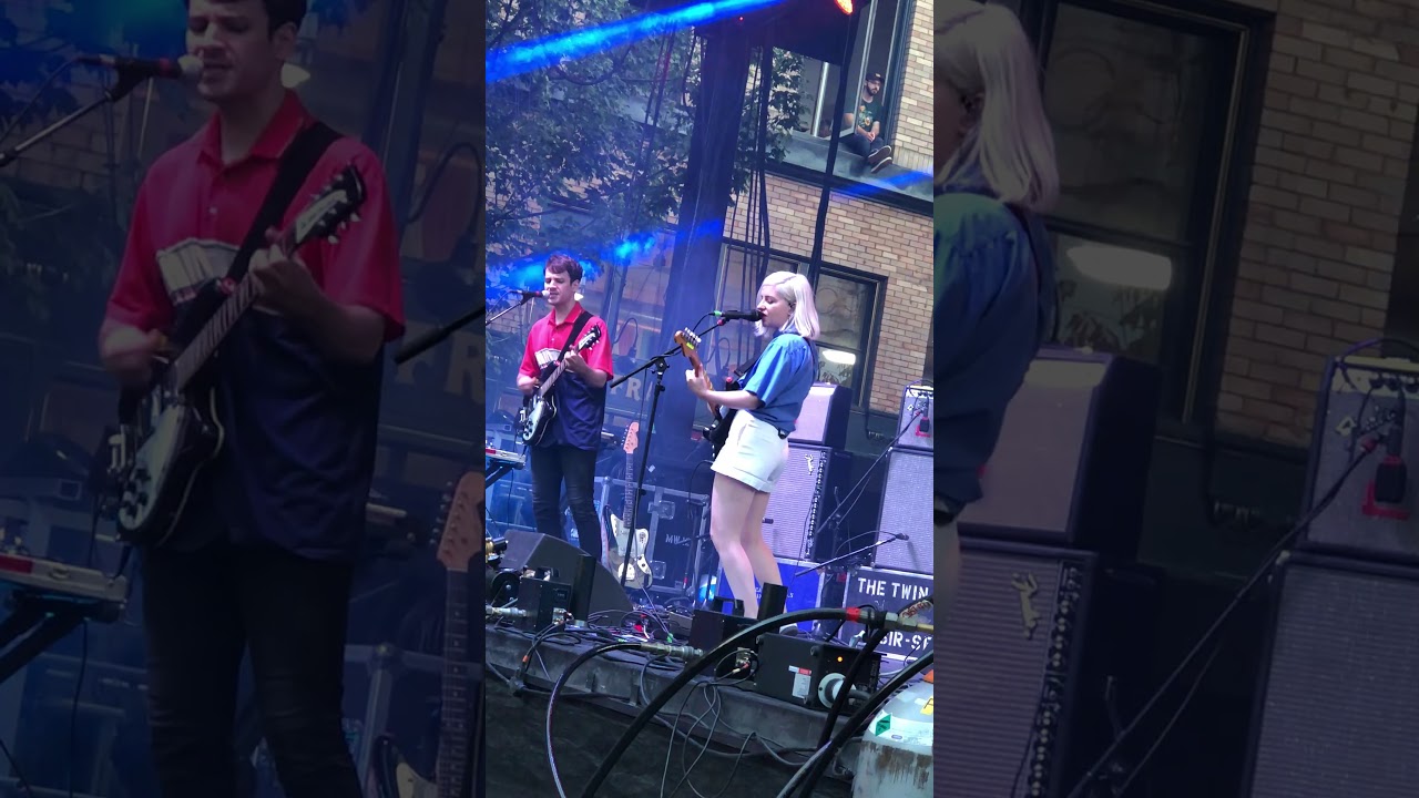 Alvvays - Next of Kin (live)