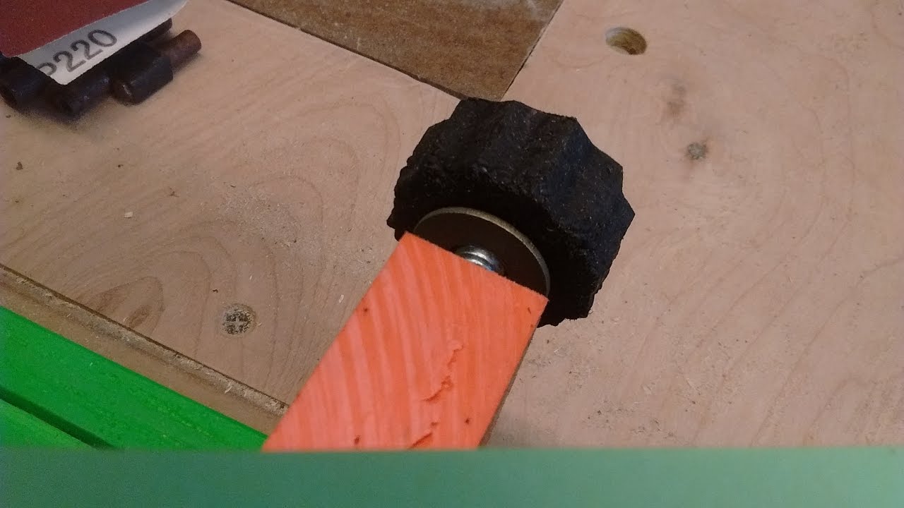 How to make screw knobs for jigs from melted plastic