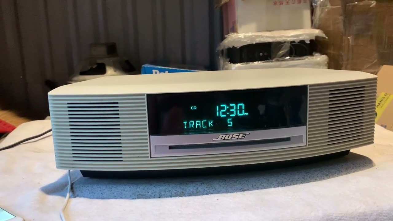 Bose Wave ... Hàng Nhật về , zin 100v ... Chơi CD ,  Aux 3.5ly , Am/Fm ( 90Mhz ) ... 