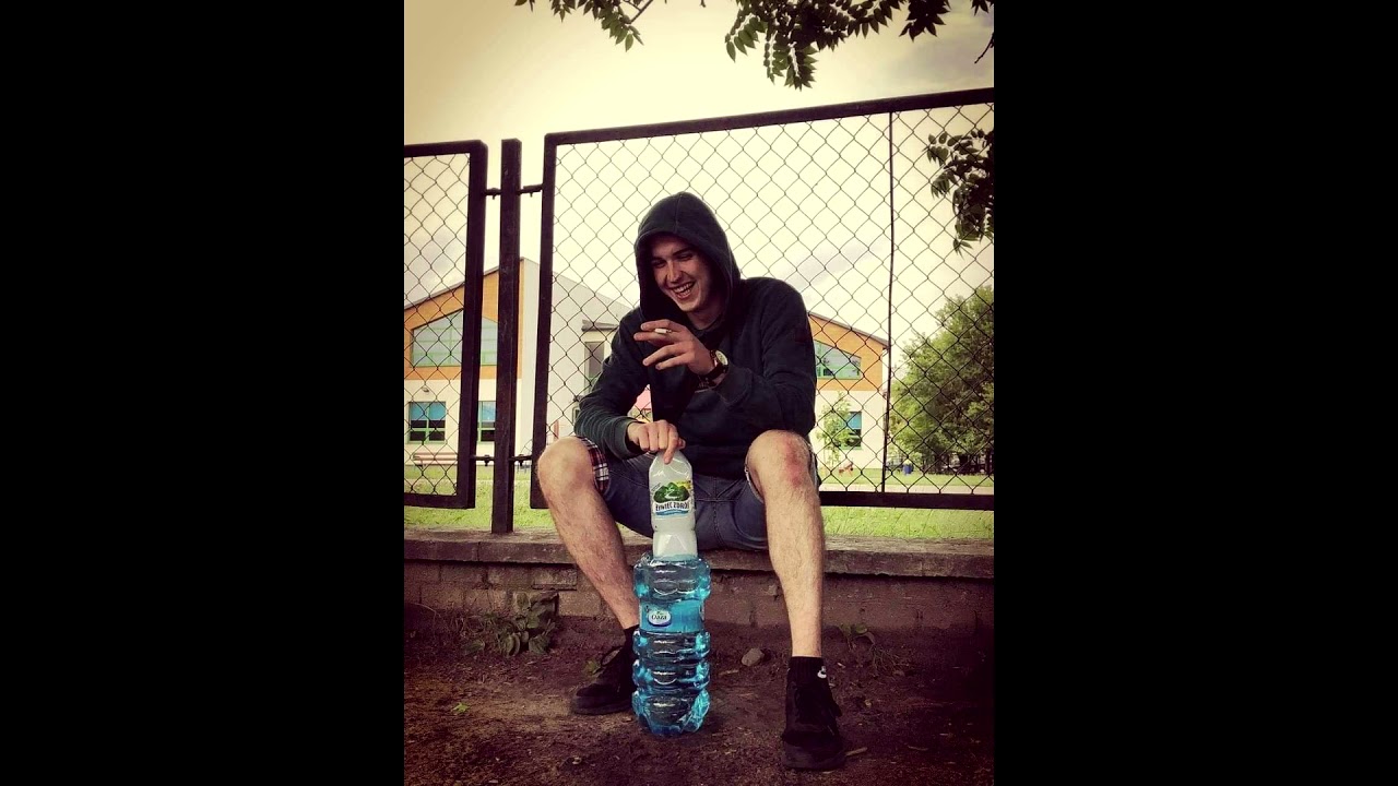 LICHU - WIADRO (prod. llouis) [Official Audio]