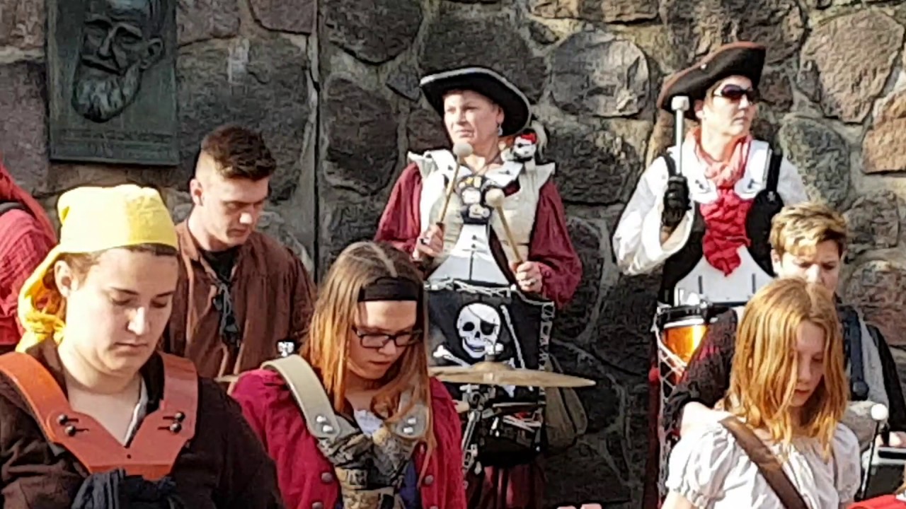 Lübecker Freibeuter auf dem Möllner Marktplatz