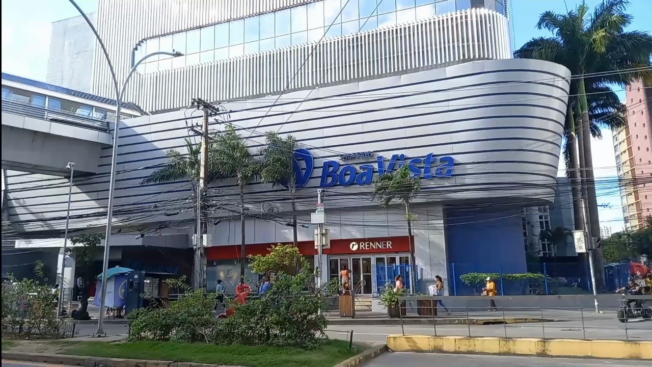 MUITA MOVIMENTAÇÃO NO SHOPPING BOA VISTA,  RECIFE/PE.
