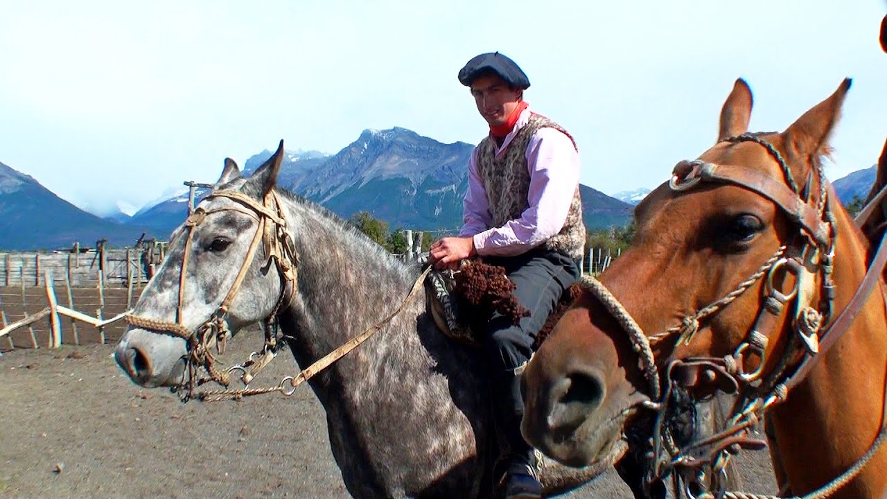Gauchos argentinos / Caballos criollos en El Calafate / Argentine horses, cowboy, turismo, travel