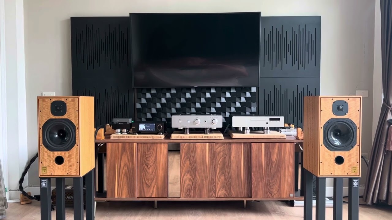 Harbeth C7es3 with Sugden a21se sig +cardas golden reference rca