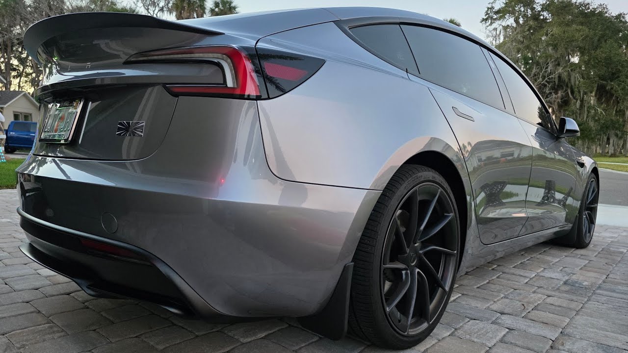 Установка брызговиков на Tesla Model 3 Performance #tesla #model3performance #model3 #брызговики ...