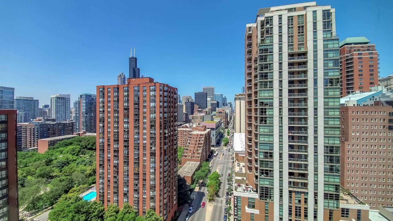 A South Loop -10 one-bedroom at the amenity-rich 1001 South State