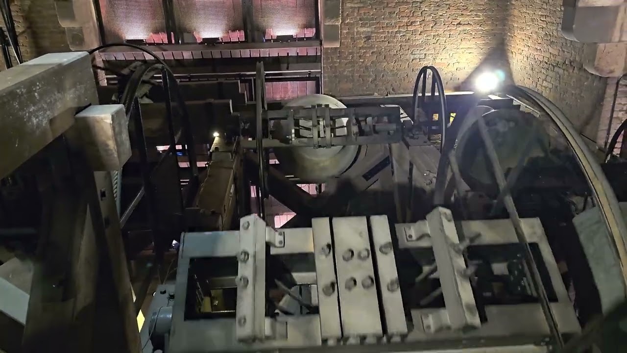 Utrecht - Kerkklokken Domtoren (inluiden Advent, deelgelui)
