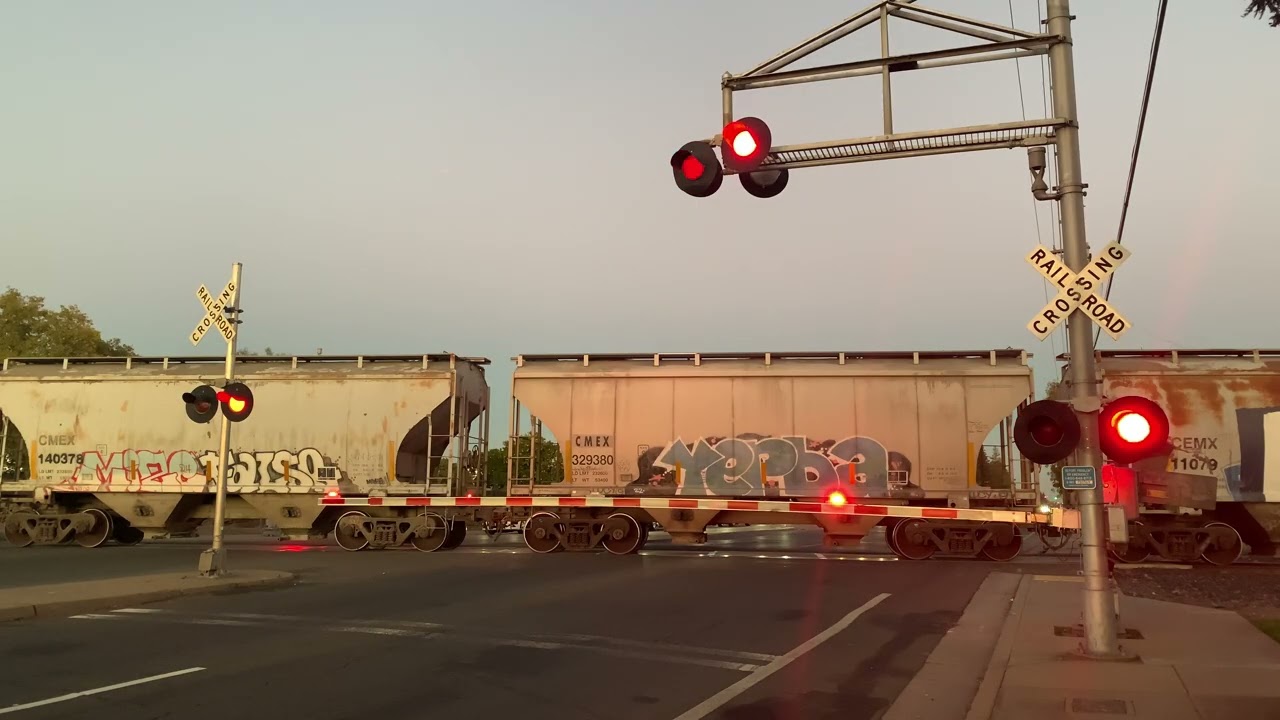 BNSF L-CAL0211 (BNSF 3749, 3747) | Fruitridge Rd. | UP Fresno Sub