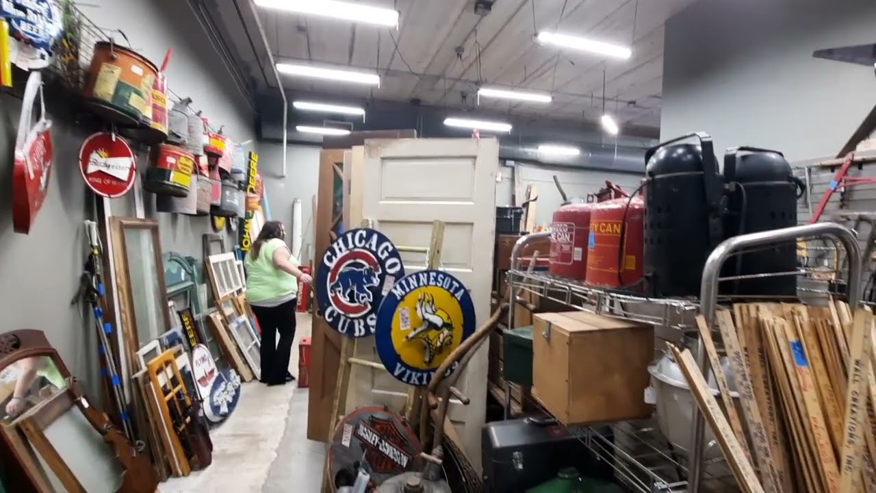 My first time at Modern Barnyard Antique shop St Cloud Mn with Amanda