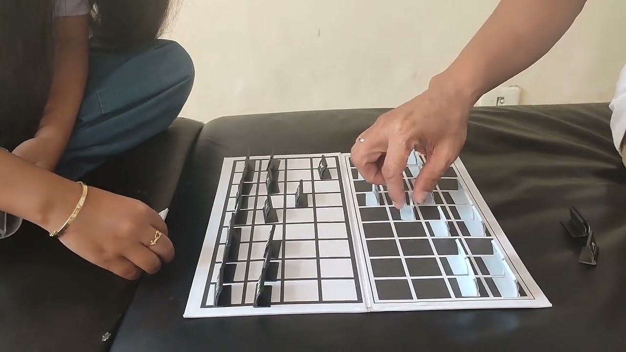 paano laruin Ang games of the general?