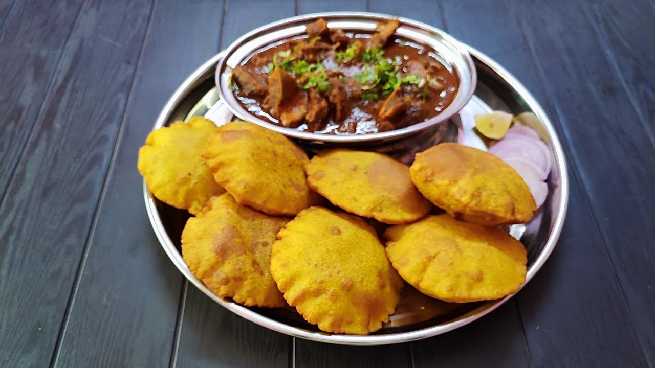 आखाड स्पेशल झणझणीत मटण आणि मटण वडे  (Mutton ani Mutton Vada ) by Swad Aswad Recipe (cooking vlog)