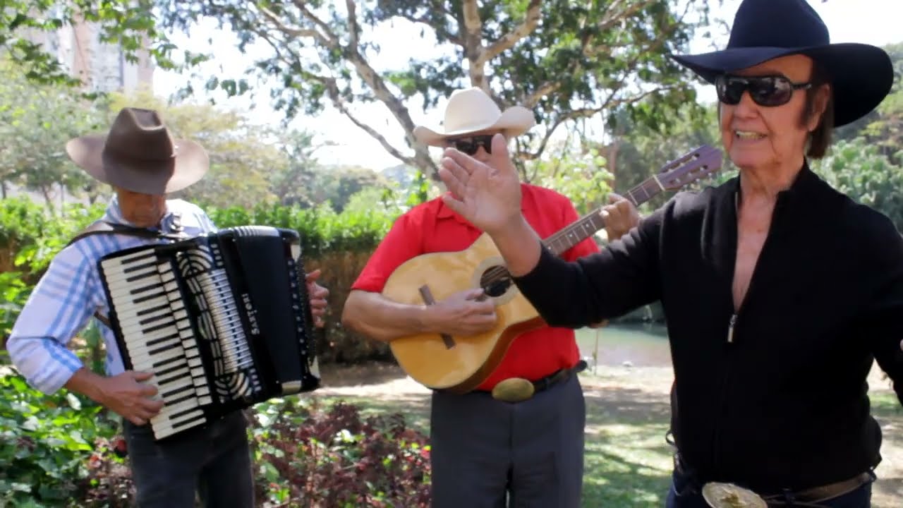 Trio da Vitória -  Expresso Boiadeiro (Clipe Oficial)