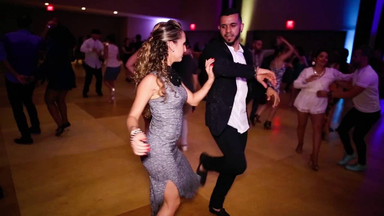 Ernesto Bulnes & Denisse Cambria social dancing @ 2016 Boston Salsa Fest