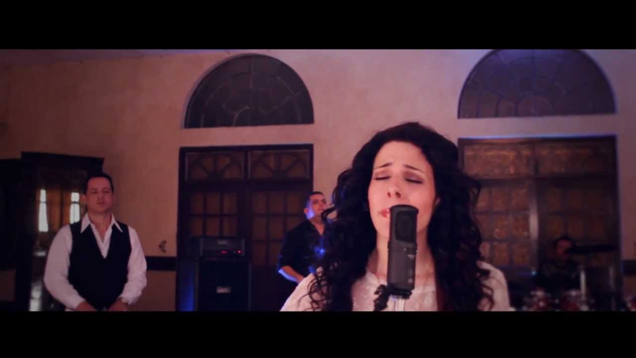 Codigo Eterno ft Jennifer Salinas - Más Como Tú (Video Oficial)