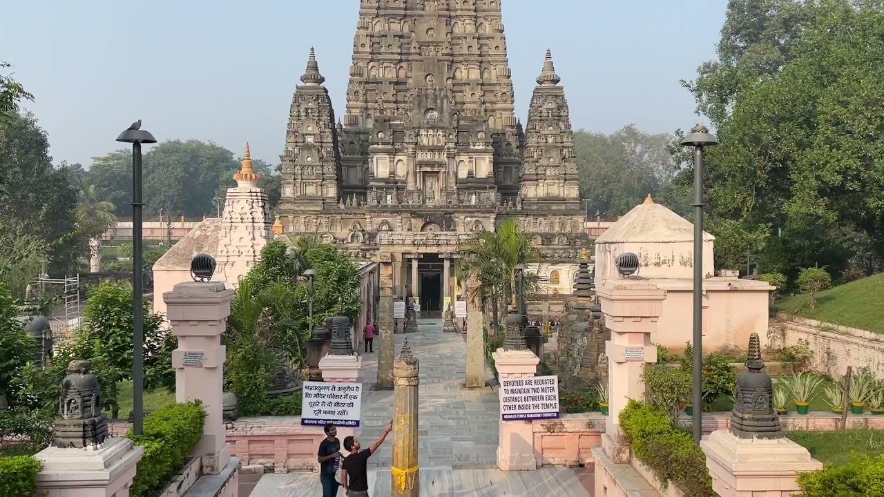 Daily offering at Mahabodhi Temple