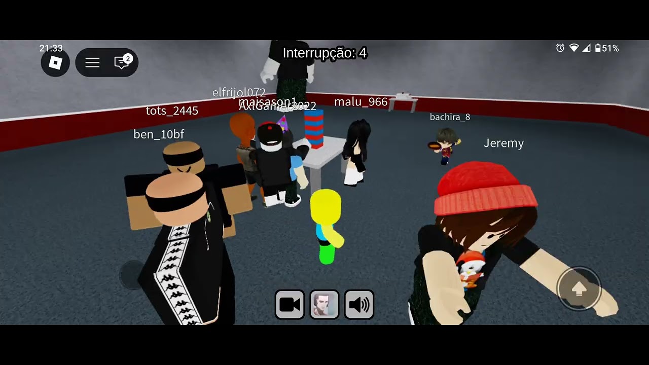 Jogando blocos e adereços no Roblox!