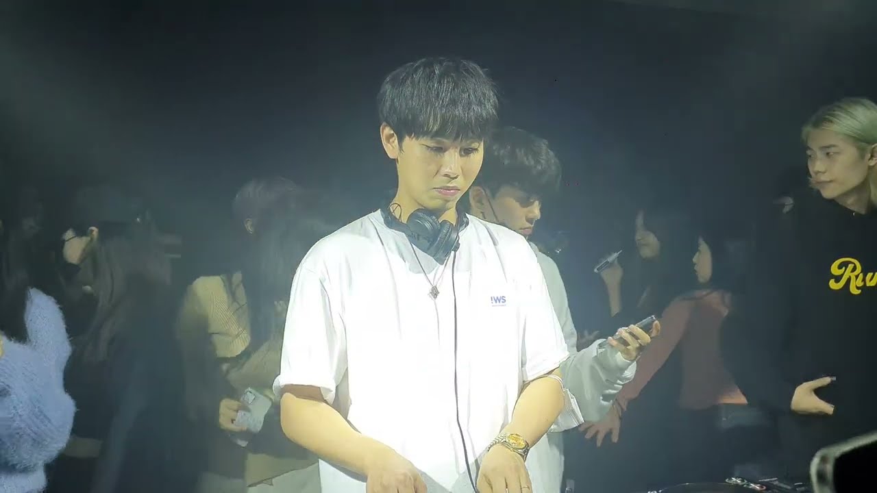 강남 클럽 페이스 일요일 파티, DJ 식스테마(SIXTHEMA) 라이브쇼