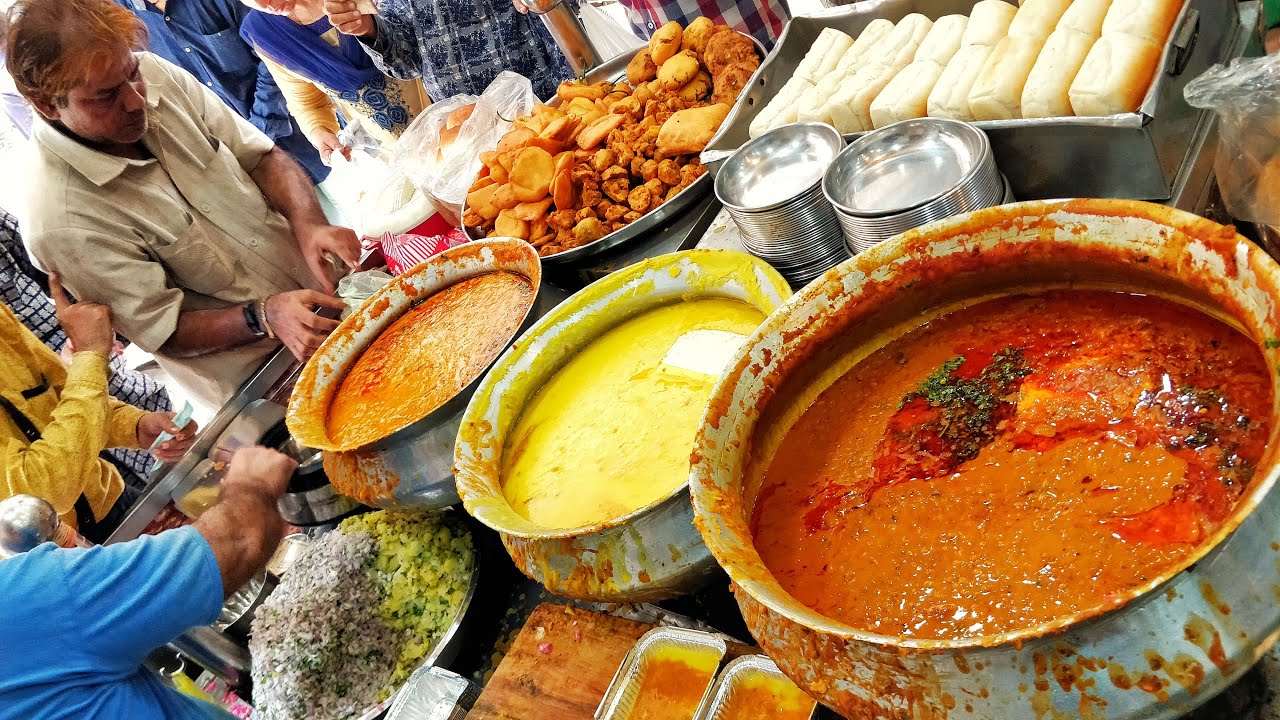 DAL PAKWAAN + DAL BREAD SANDWHICH | HARI UNCLE DAL MOONG WALE ULHASNAGAR  INDIAN STREET FOOD |
