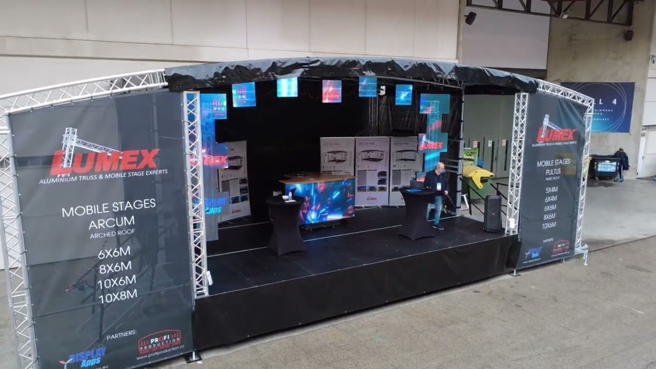 Lumex Stand with DA screens