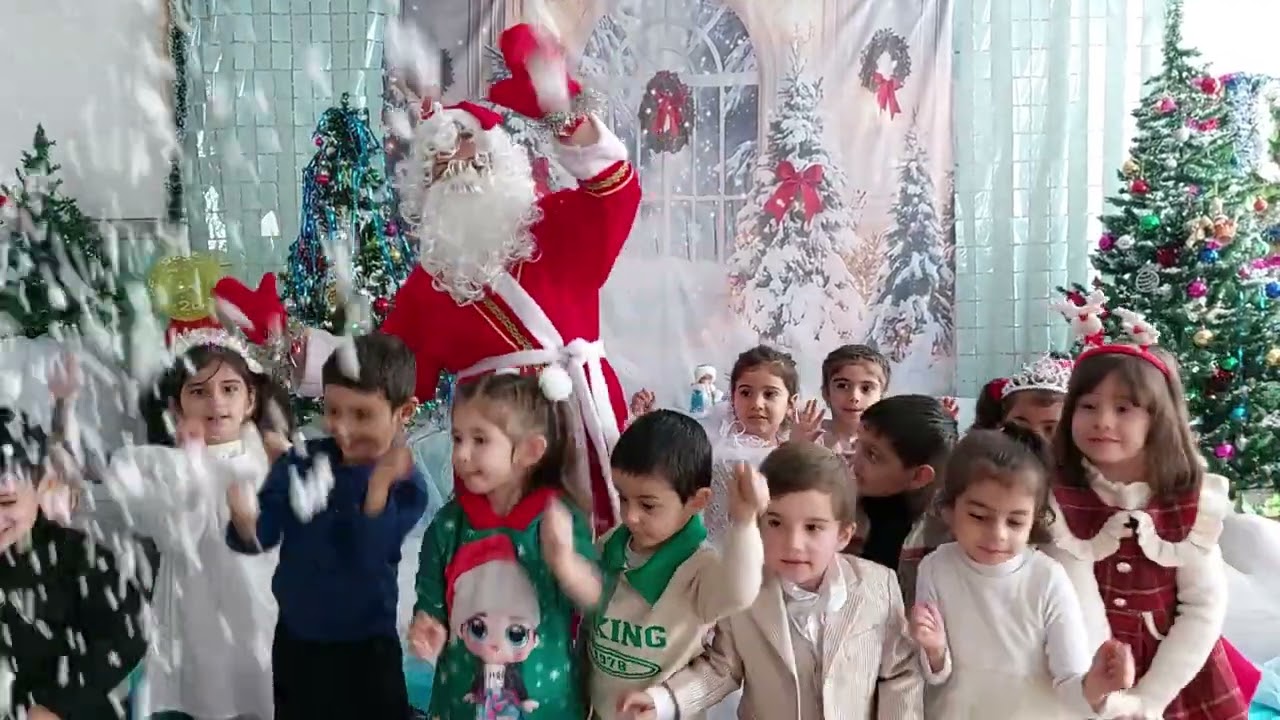 Ucar 4saylı körpələr evi-uşaq bağçası.Yeni iliniz mübarək!