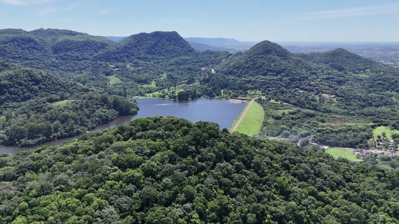 Campestre do Menino Deus visto de cima ... voo de drone DJI mini 4 pro em Santa Maria, RS