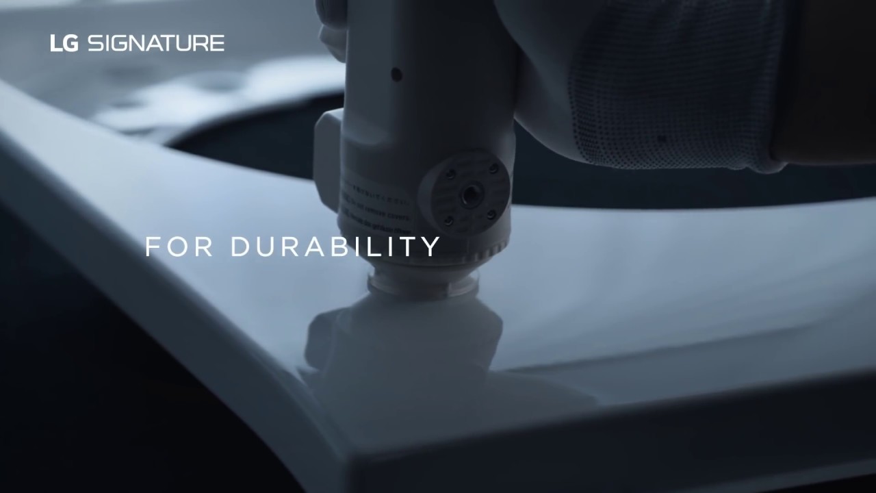 LG SIGNATURE WASHING MACHINE - Exceptional material perfects elegance and durability.