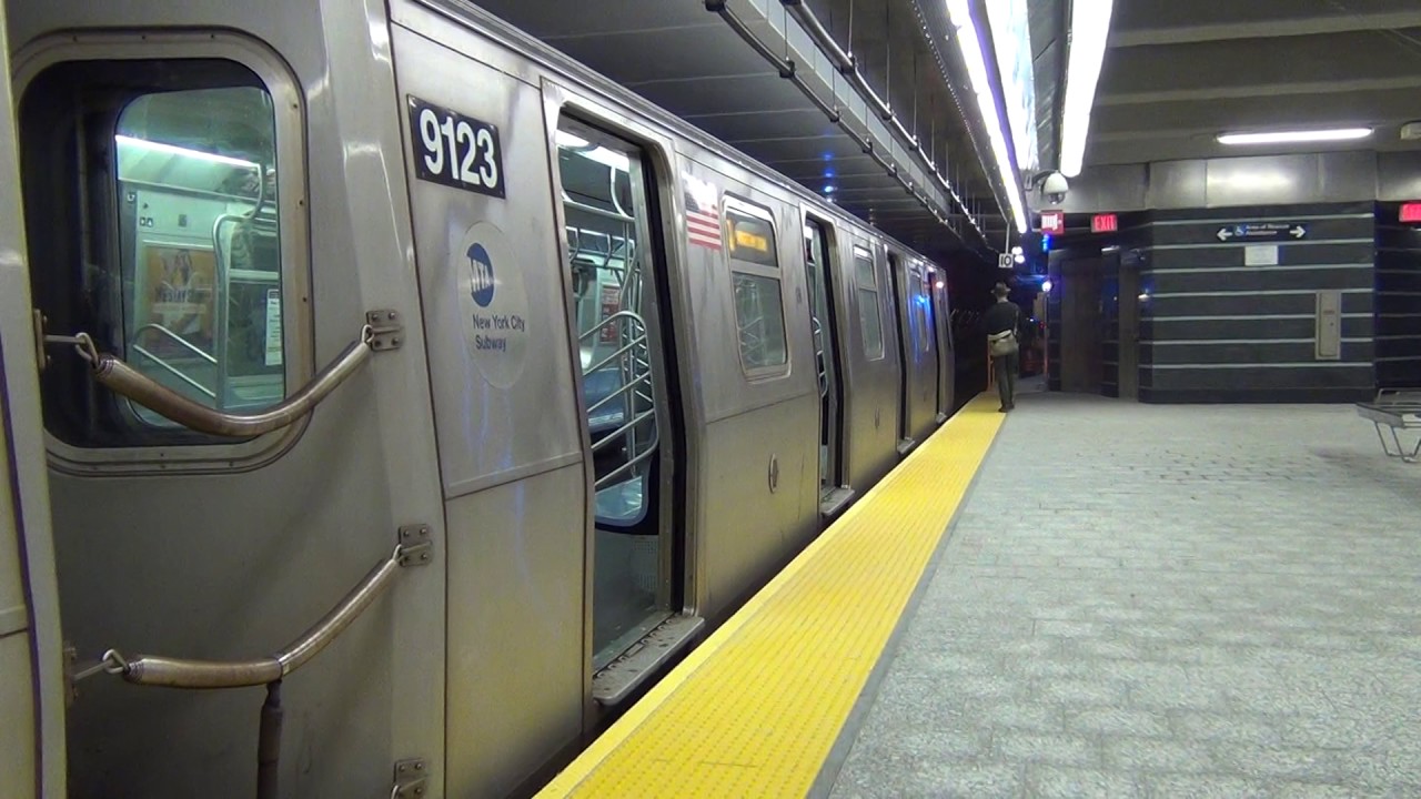 MTA Subways - Alstom R160A-2 #8672 on the (Q) at 86th Street-2nd Avenue