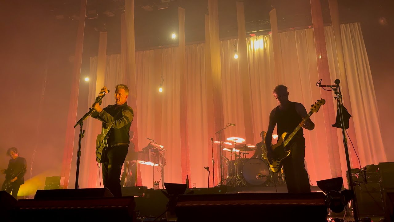 Suture Up Your Future - Queens of the Stone Age (Boston, 2025) (4K HDR)