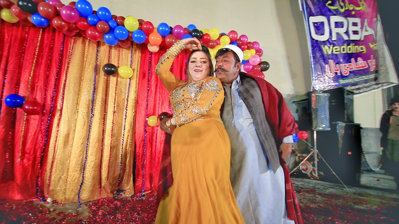 Nazoo & Fatima Gul Mast Dance With Shahid Khan