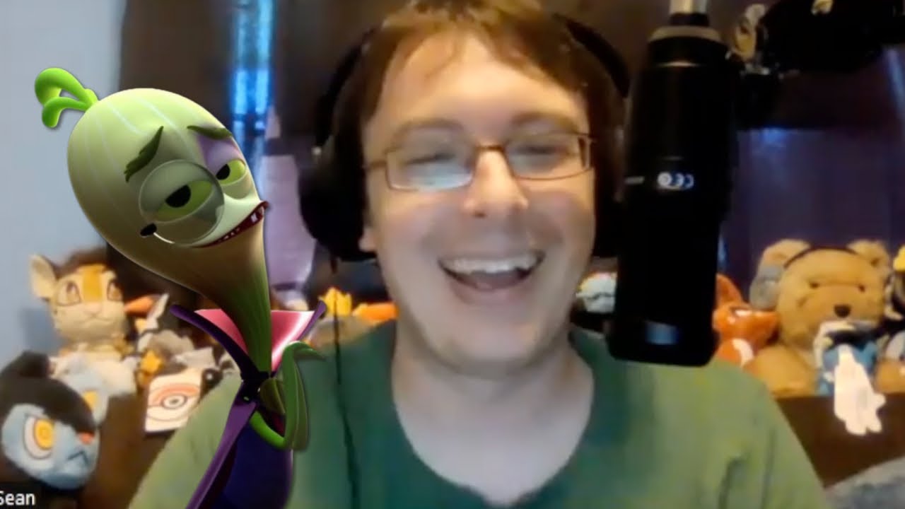 Sean Chiplock reacts to the original 'Dance with my Lampy!' on The Ultimate Unofficial Podcast