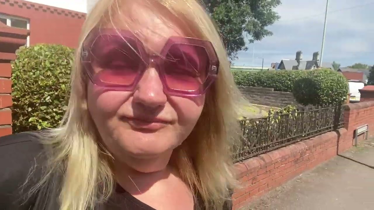 Bit Of A Maesteg Mooch | Enjoying The Sunshine