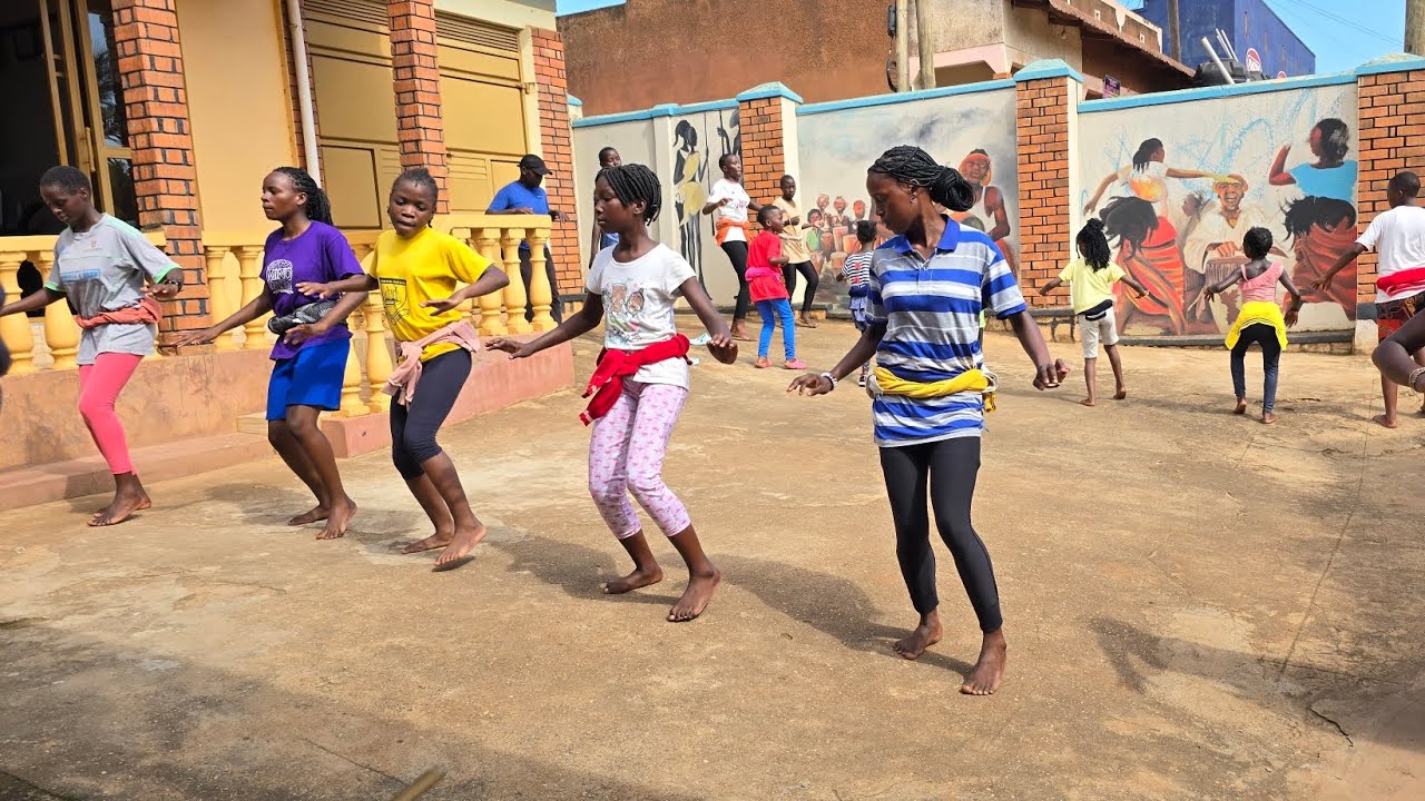 MAGANDA DANCE | BUMU CULTURAL PERFORMERS