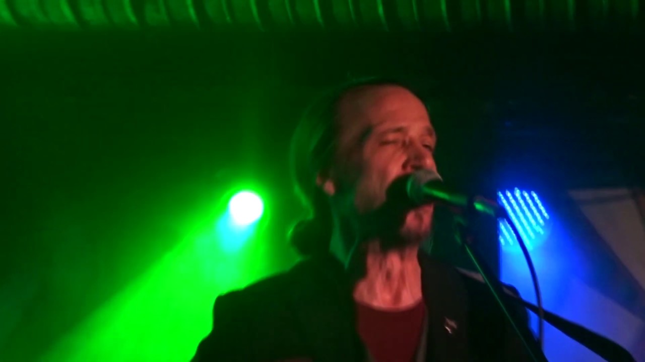 Jarkko Martikainen ja Luotetut Miehet - Minä vien roskat pois