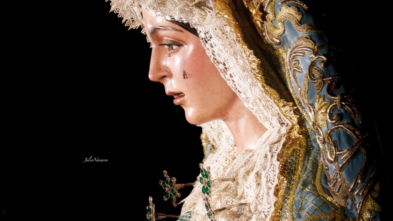 Un día en la Basílica de la Esperanza Macarena de Sevilla. 4K