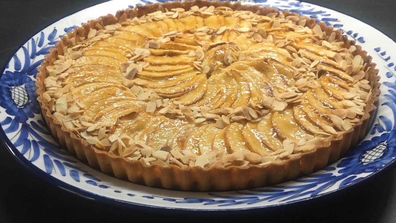 TARTE AUX POMMES                         CRÈME D’AMANDE