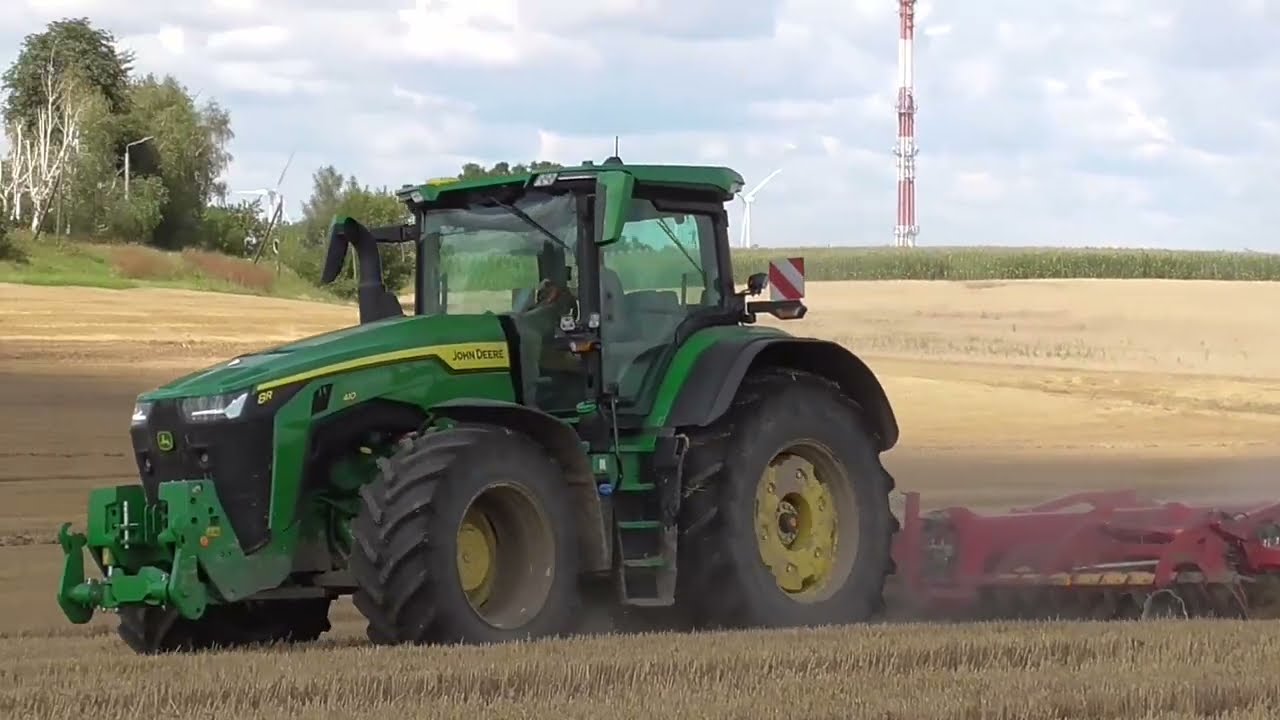 John Deere 8R 410 & Vaderstad Top Down 400 w ścieżkach.