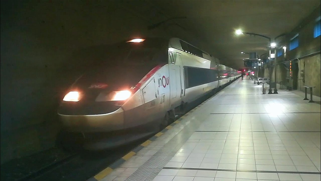 TGV à grande vitesse à Massy TGV / High-speed TGV at Massy TGV