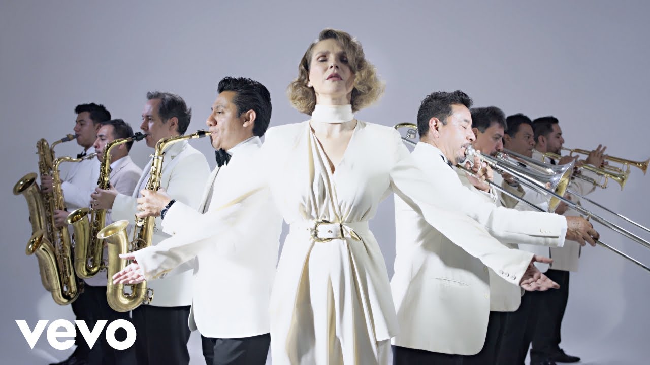 Kika Edgar - Se Nos Rompió el Amor ft. Big Band Jazz de México