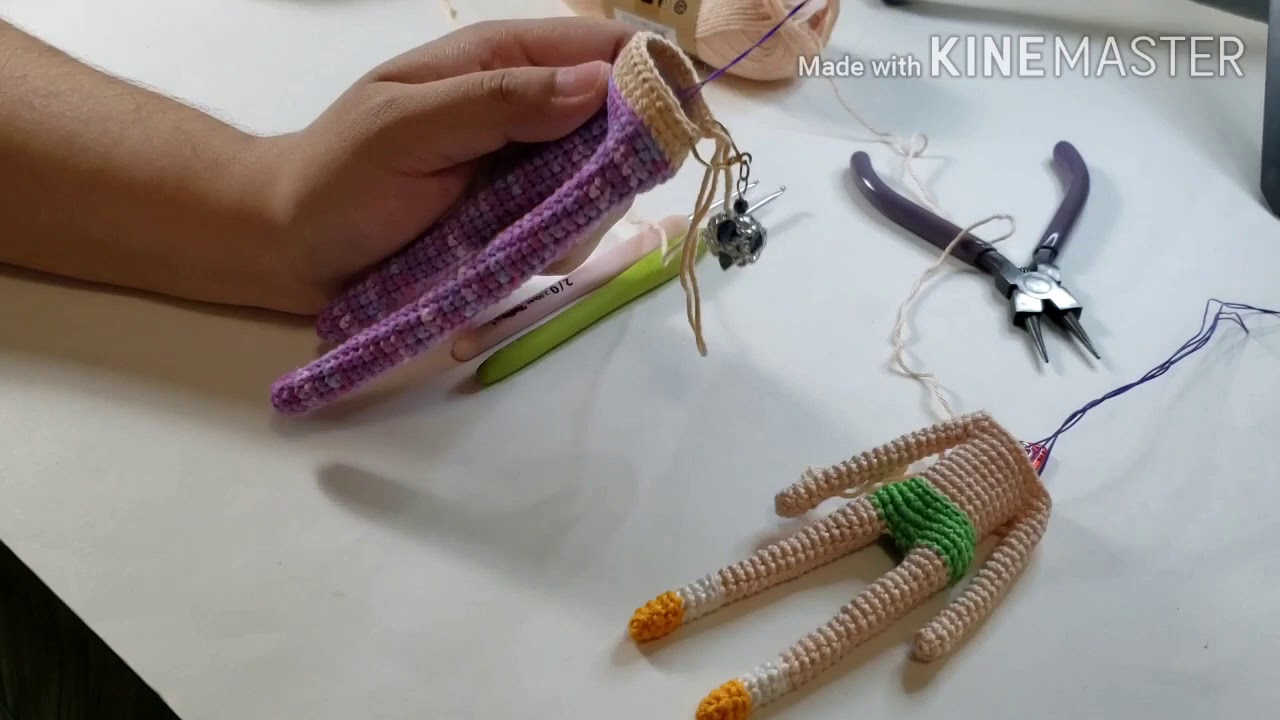 How to Put a Wire Frame on a Doll