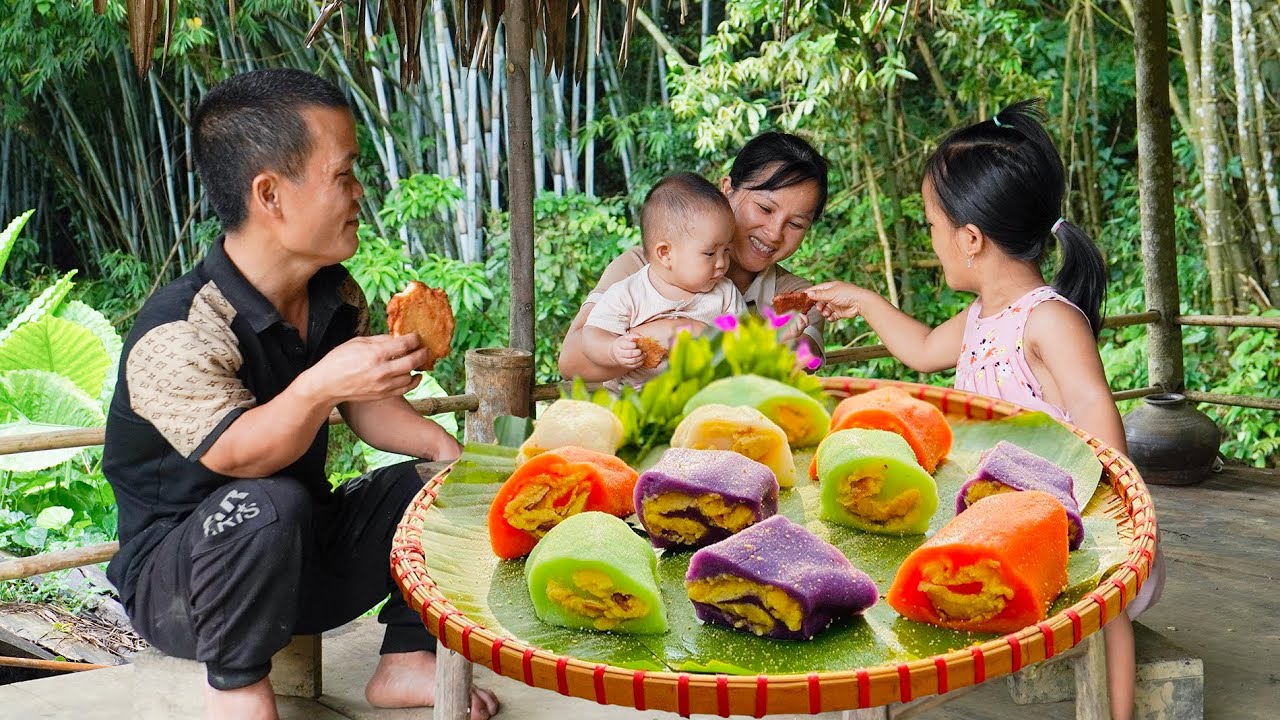 Grinding Rice Making Handmade Sticky Rice Cakes - Farm animal care - Dwarf Family Primitive Life